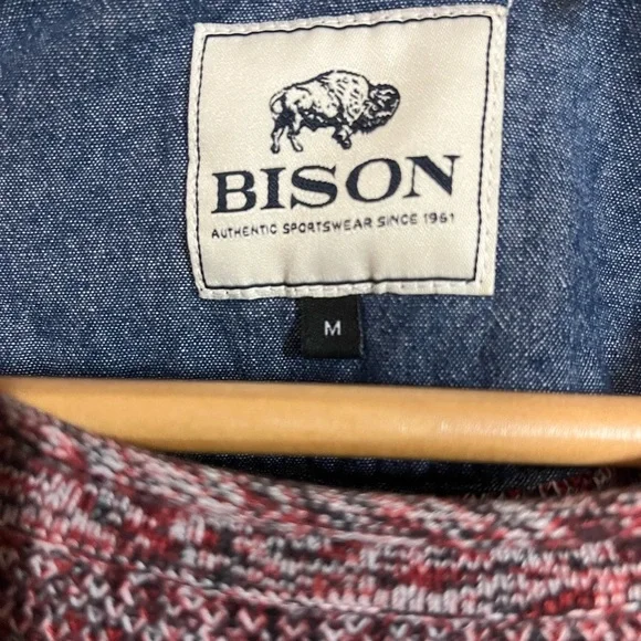 2/$30 Bison Marled Knit Burgundy Crewneck Sweater Size Medium - Picture 2 of 4
